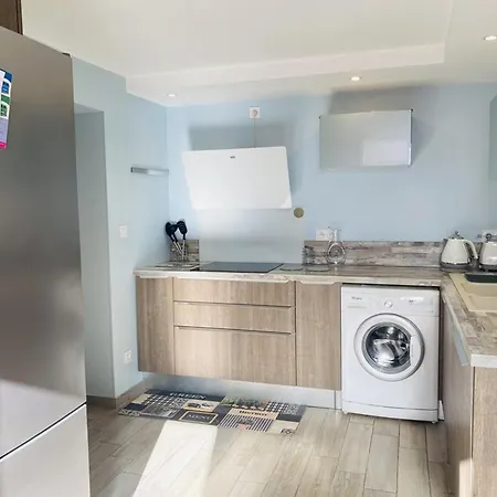 Grande Maison Clim Au Centre - 8 Pers. - Fr-1-874-83 Le Grau-du-Roi