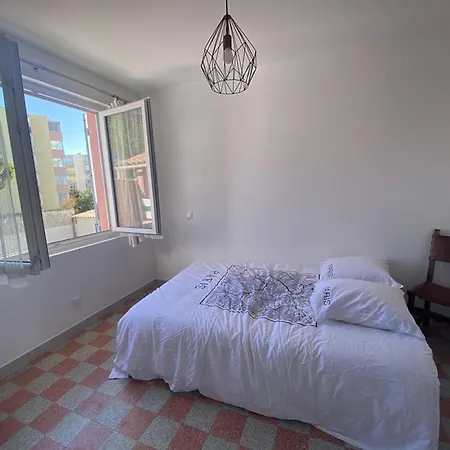 Grande Maison Clim Au Centre - 8 Pers. - Fr-1-874-83 * Le Grau-du-Roi