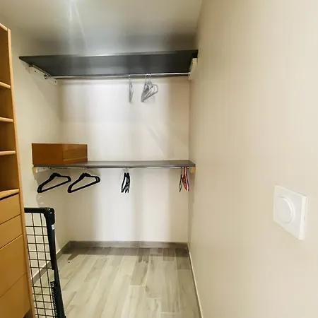 Grande Maison Clim Au Centre - 8 Pers. - Fr-1-874-83 Le Grau-du-Roi